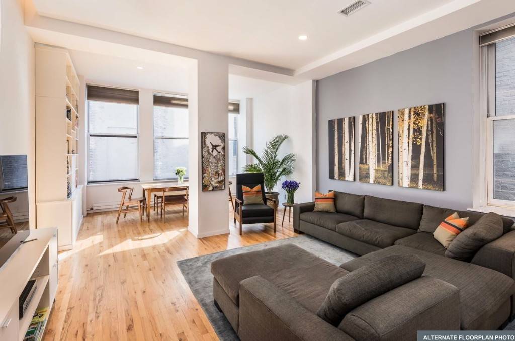 A rare opportunity to own at The Forward BuildingIn one of the most sought out C lines apartment 3C features soaring 11 foot high ceilings and oversized windows on two ...