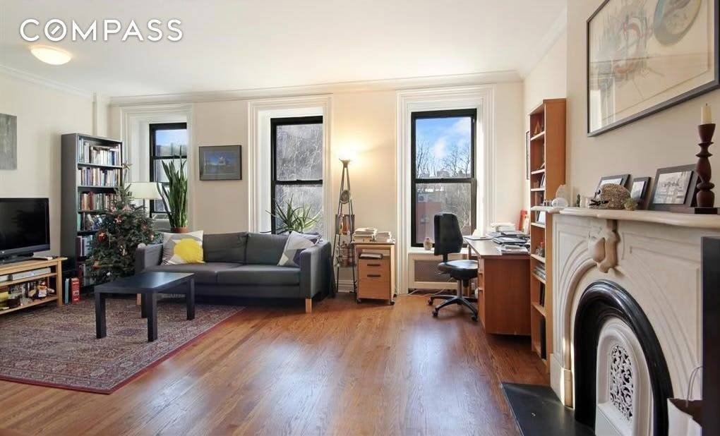 Beautifully Renovated 1 bedroom 1 bath apartment that can be converted to a 2 bedroom in Prime Park Slope checks off everything on your dream apartment wish list !
