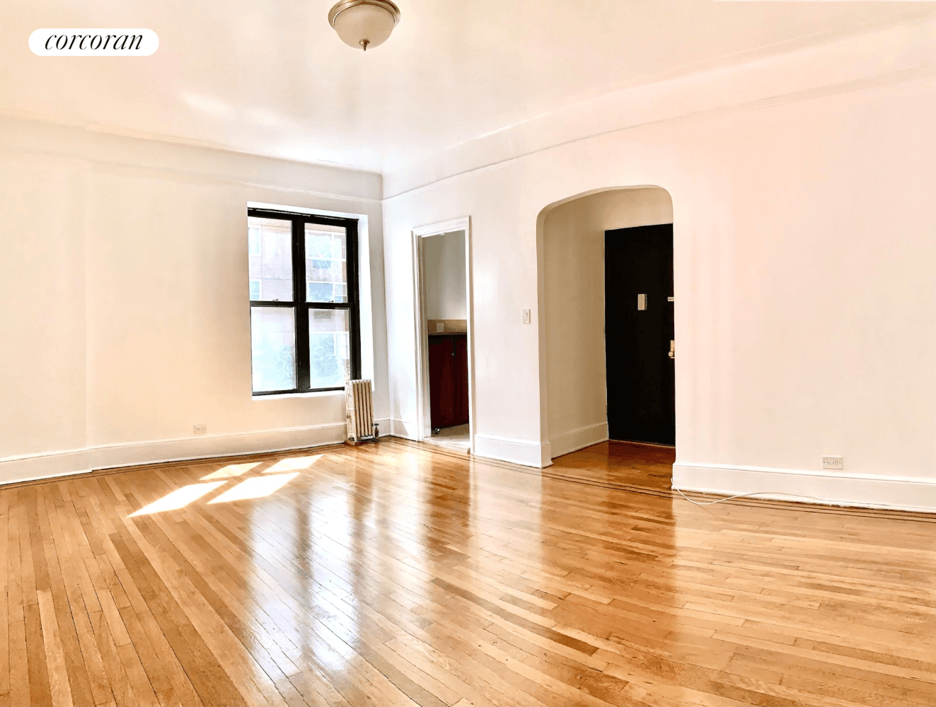 Oversized and renovated corner one bedroom featuring a washer dryer in unit, double paned glass windows in every room with double exposure facing South and East, and 2 walk in ...