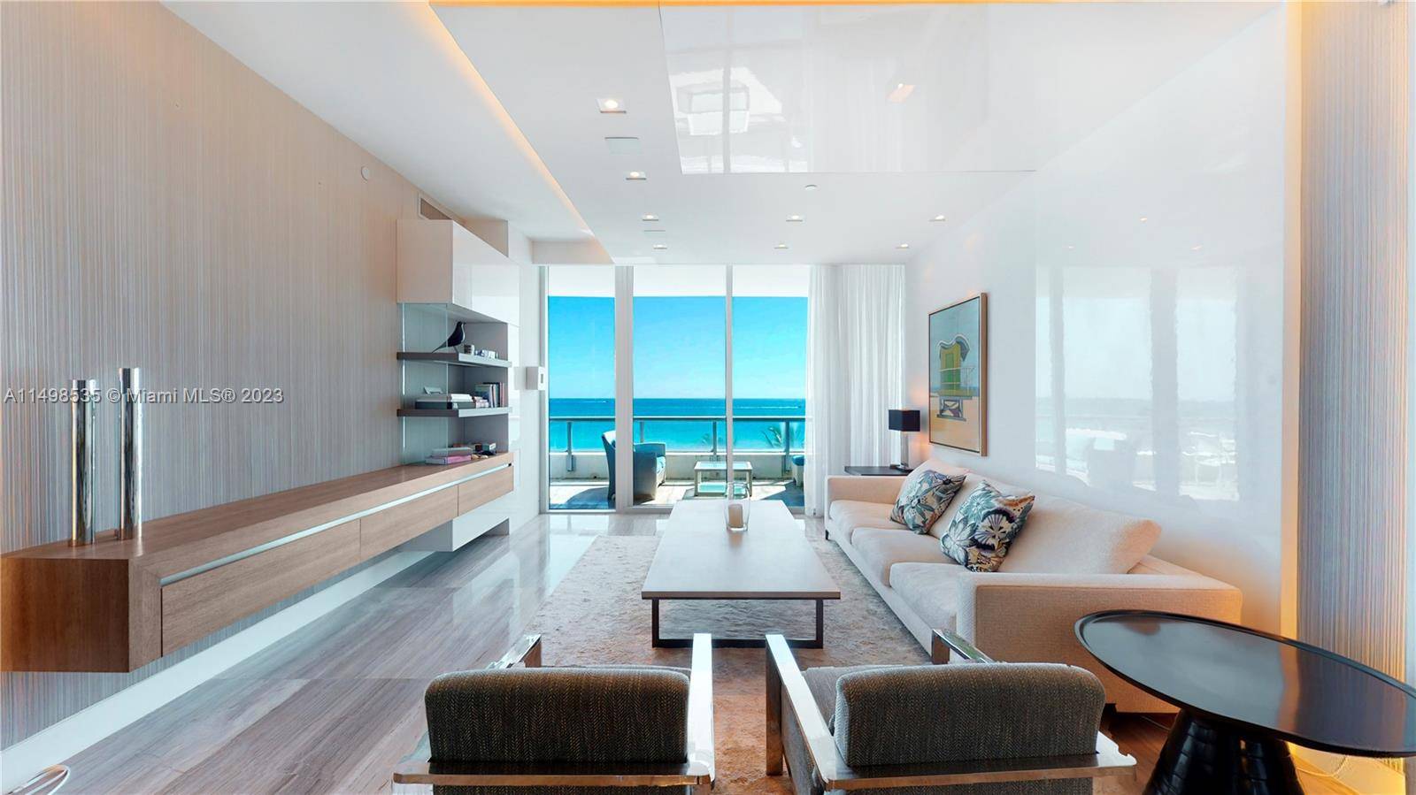 spectacular Beach House direct ocean views 3 bed 3 baths with 11 ceilings.