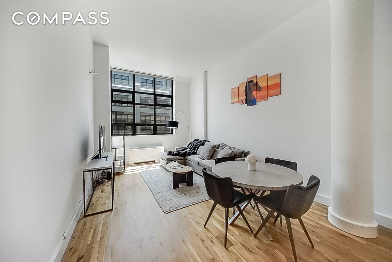 360 Furman St is a full service condominium located on the Brooklyn Heights Waterfront within Brooklyn Bridge Park.