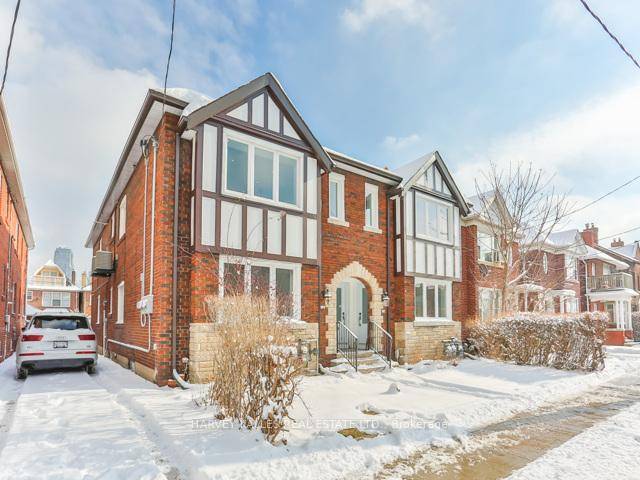 Stunning Renovated Upper Floor Unit Located In The Heart Of Avenue Eglinton !
