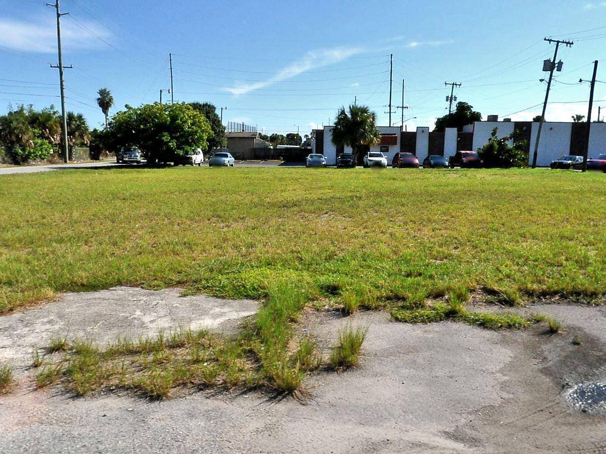 Vacant lot for sale, Zoning General Commercial.