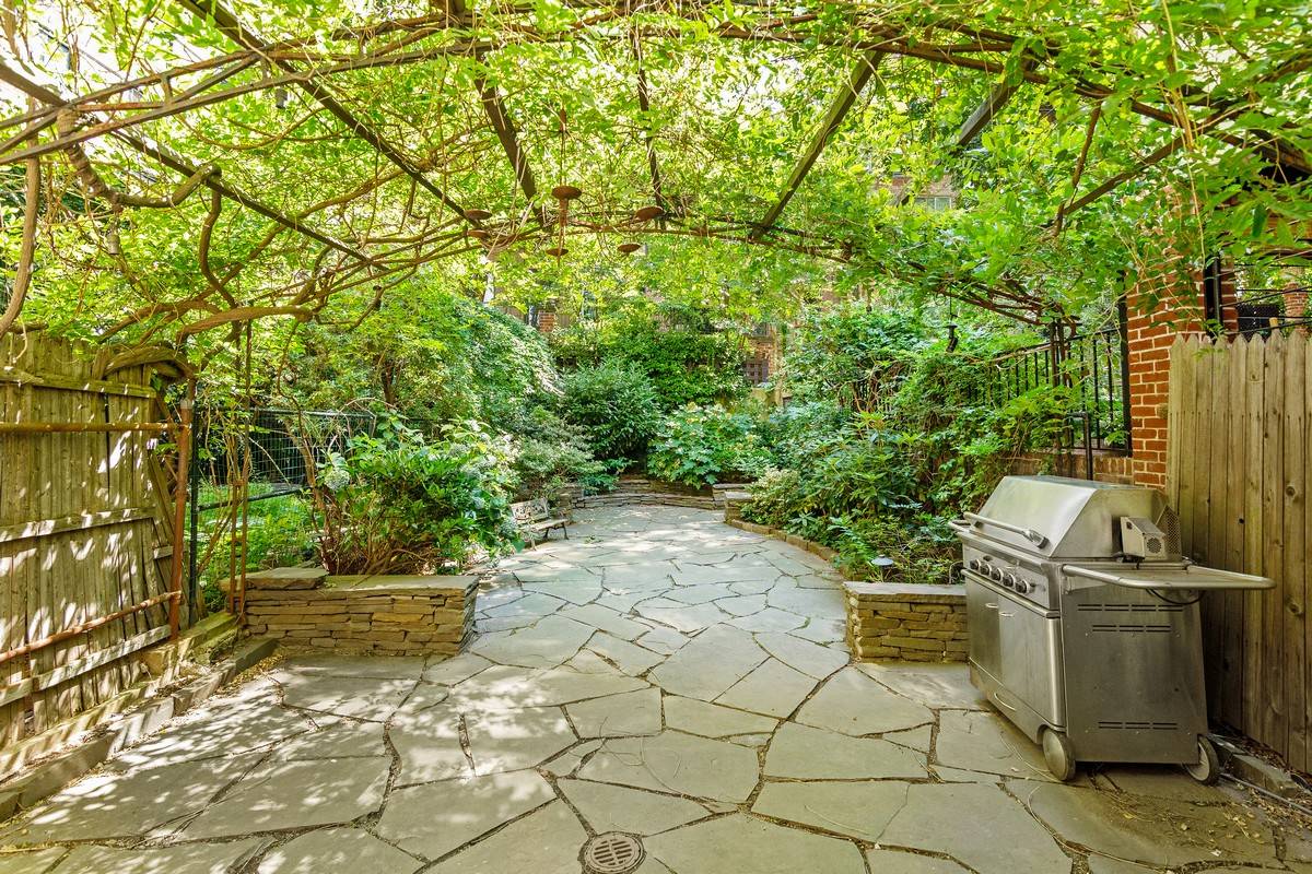 This is an auto generated Unit for BuildingRent 178 East 95th Street This charming home is located on a beautiful tree lined block on the Upper East Side in Carnegie ...