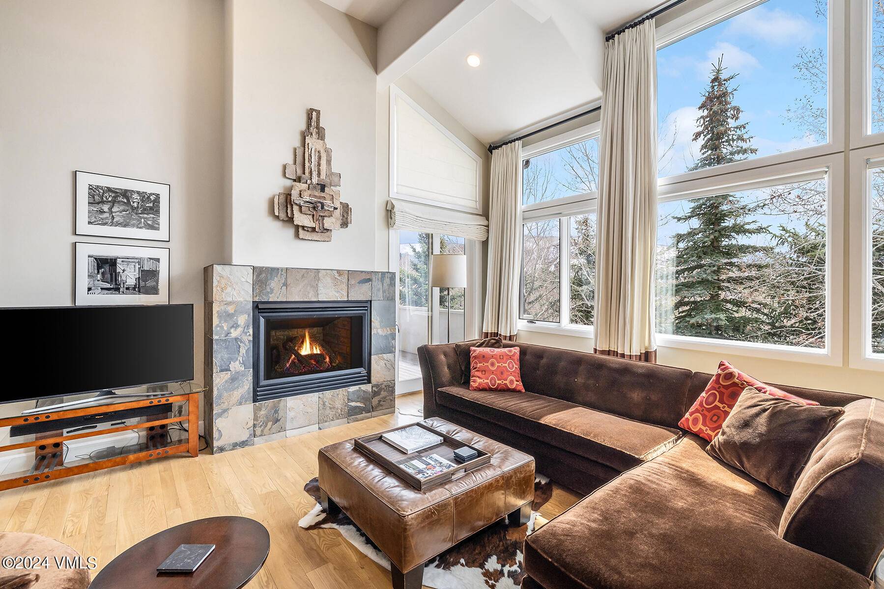 Welcome to your perfect mountain getaway in Singletree.