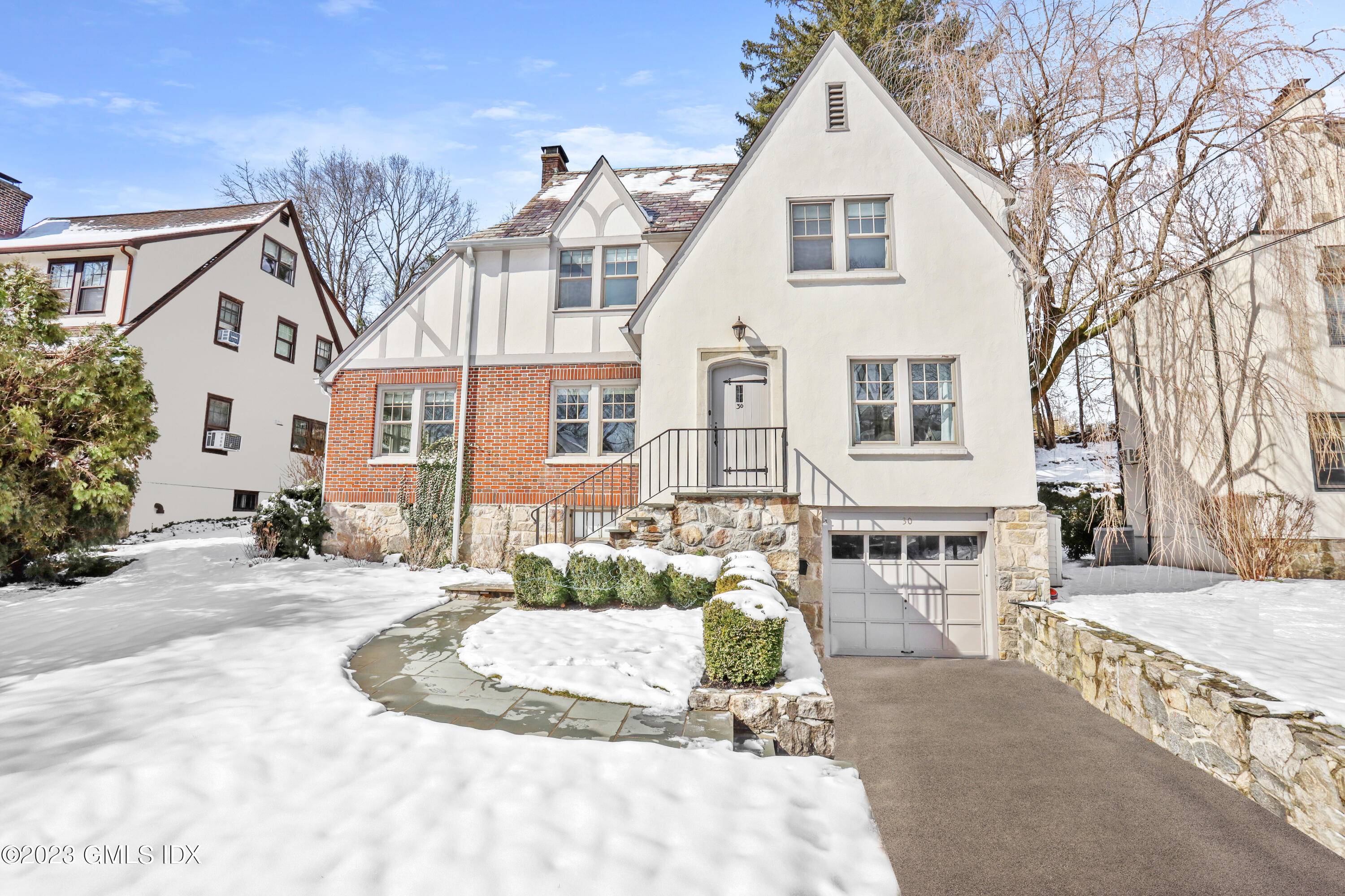 Perched high on a coveted Cos Cob street minutes from town, amenities, schools and the train, 30 Valleywood is a sun filled, tastefully renovated 3 4 bedroom single family home ...