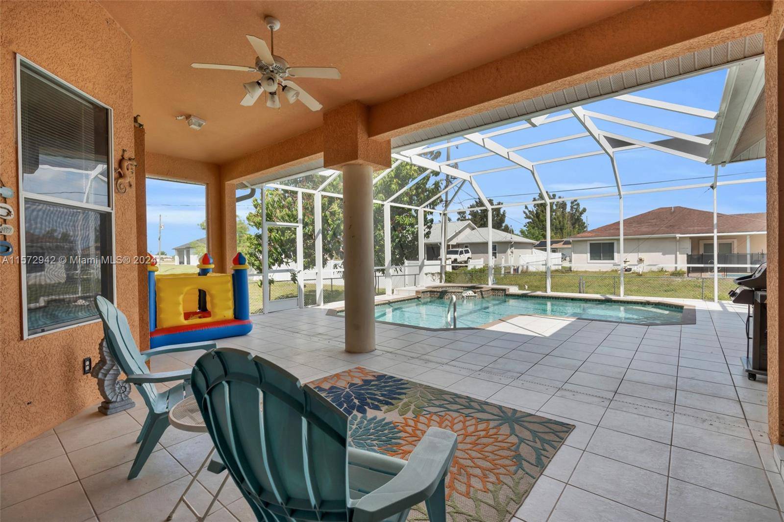 Welcome to your oasis ! This beautiful 3 bedroom plus den, 3 bathroom, 2400 sq.