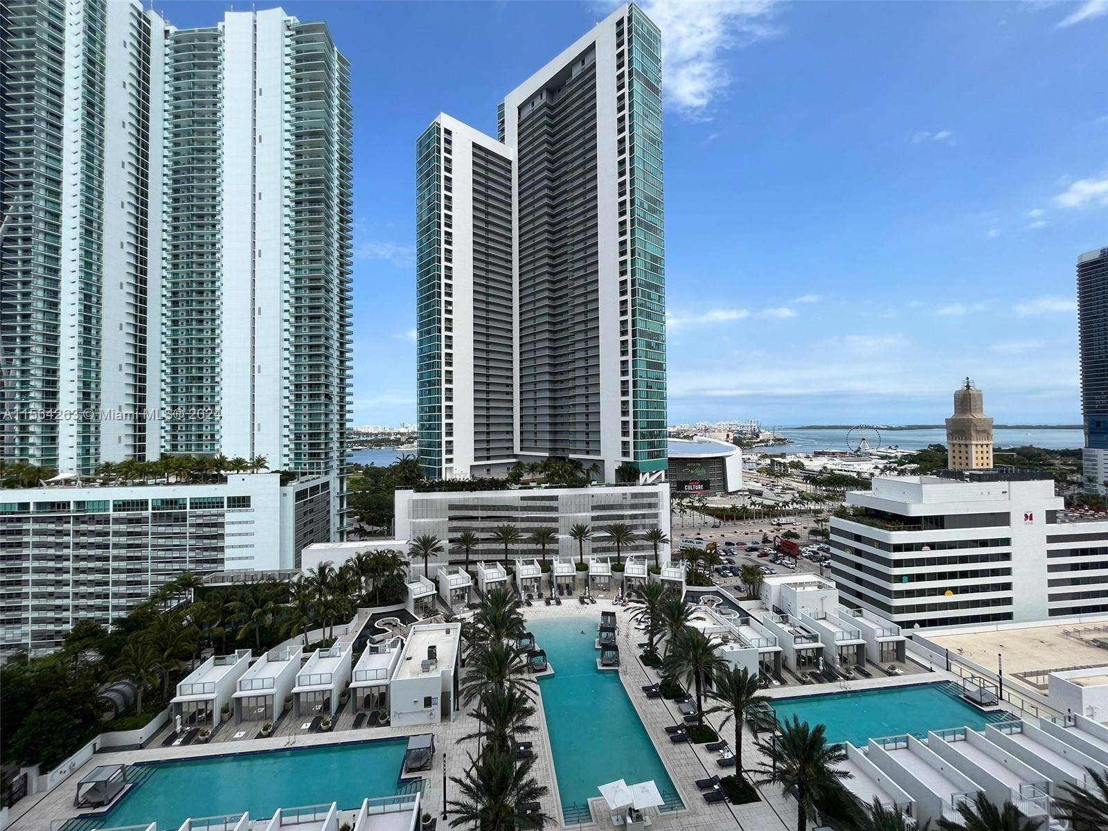 Beautiful modern 2 2 apartment located in downtown Miami right by the Miami Heat Arena, Bayside Marketplace and the Frost Museum.