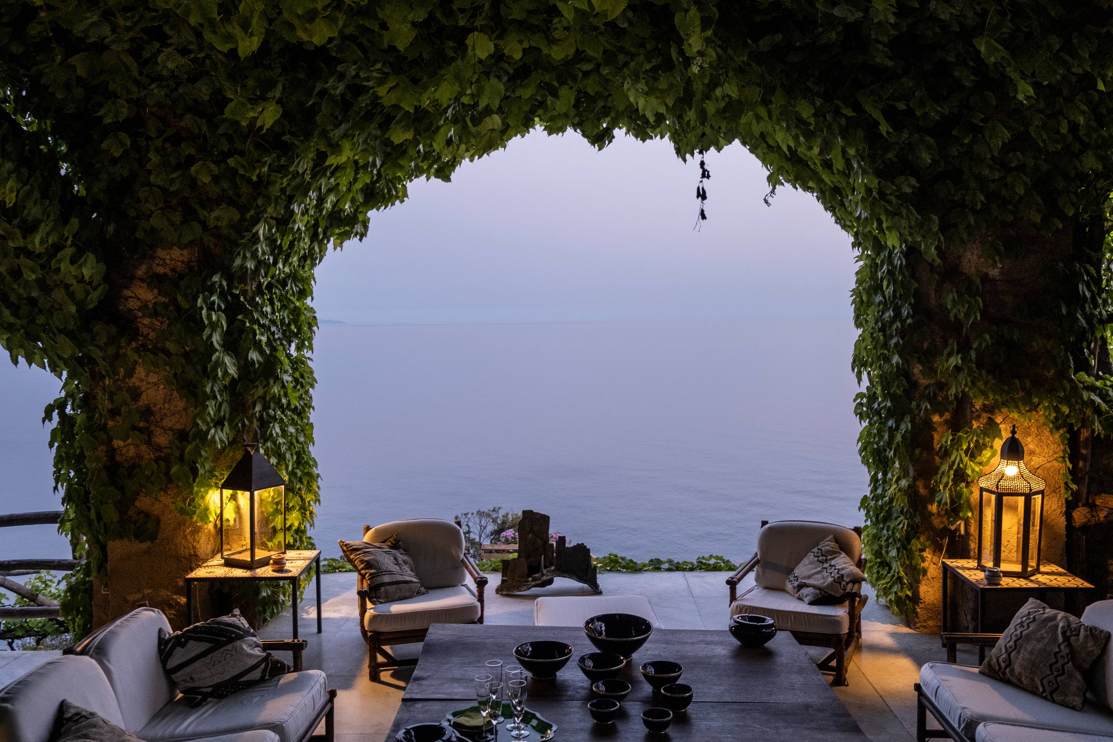 MAGNIFICENT VILLA IN THE HEART OF AMALFI COAST WITH SEA VIEW, DIRECT ACCESS TO THE SEA