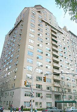 Classic luxury apartment on 5th Avenue. One step from Central Park. The best location!