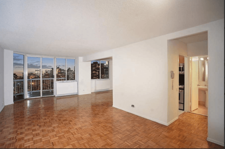 MURRAY HILL, 2 BDRM, FULL SERVICE LUXURY BLDG, NATURAL LIGHT WITH EAST RIVER VIEWS