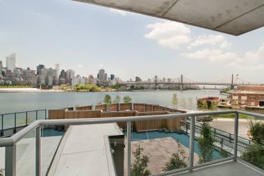 $3890 - 2BR LIC Waterfront Luxury Bldg with Sweeping views of Manhattan! 
