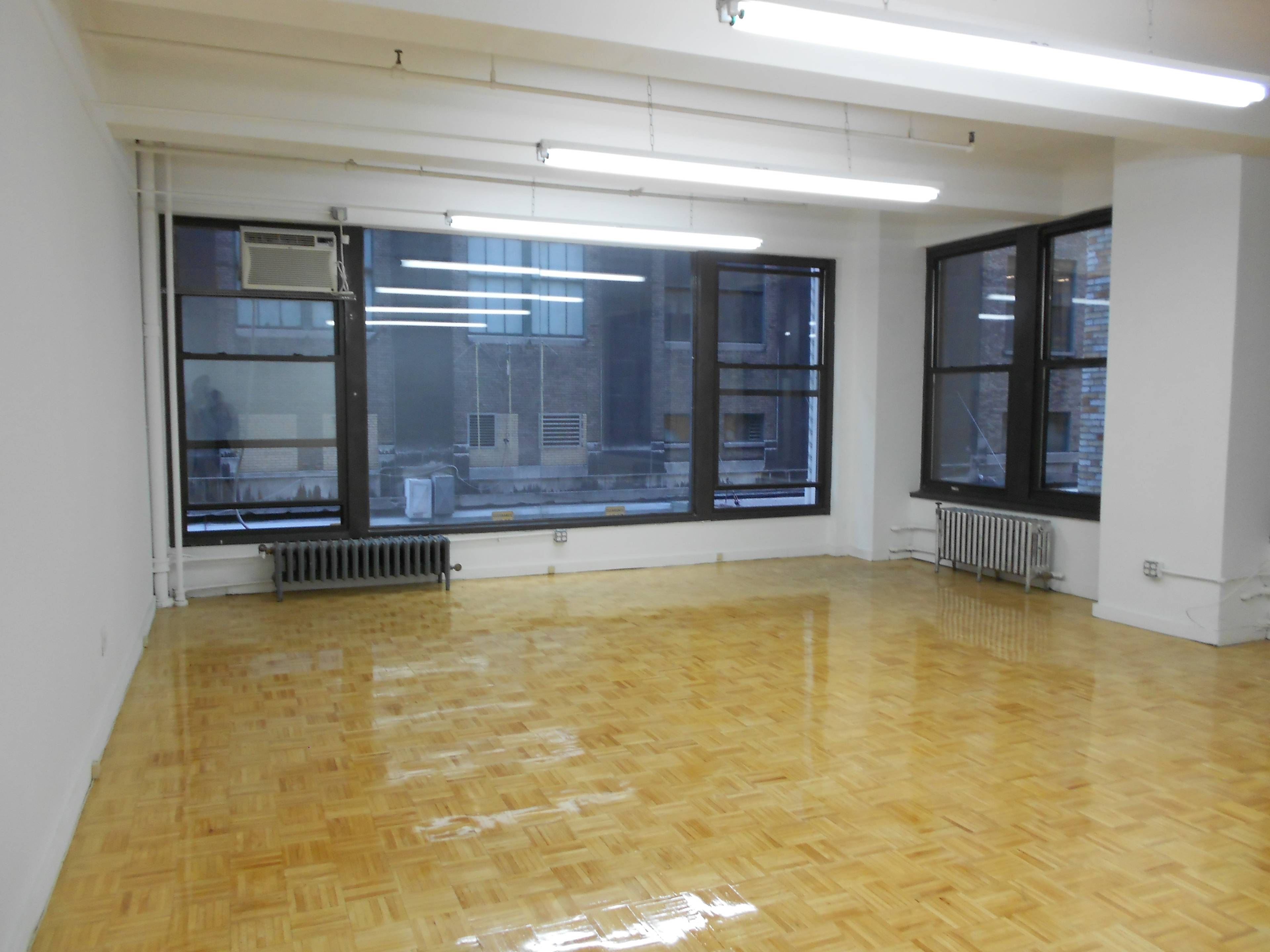 Perfect Office LOCATION in the Fashion District!***