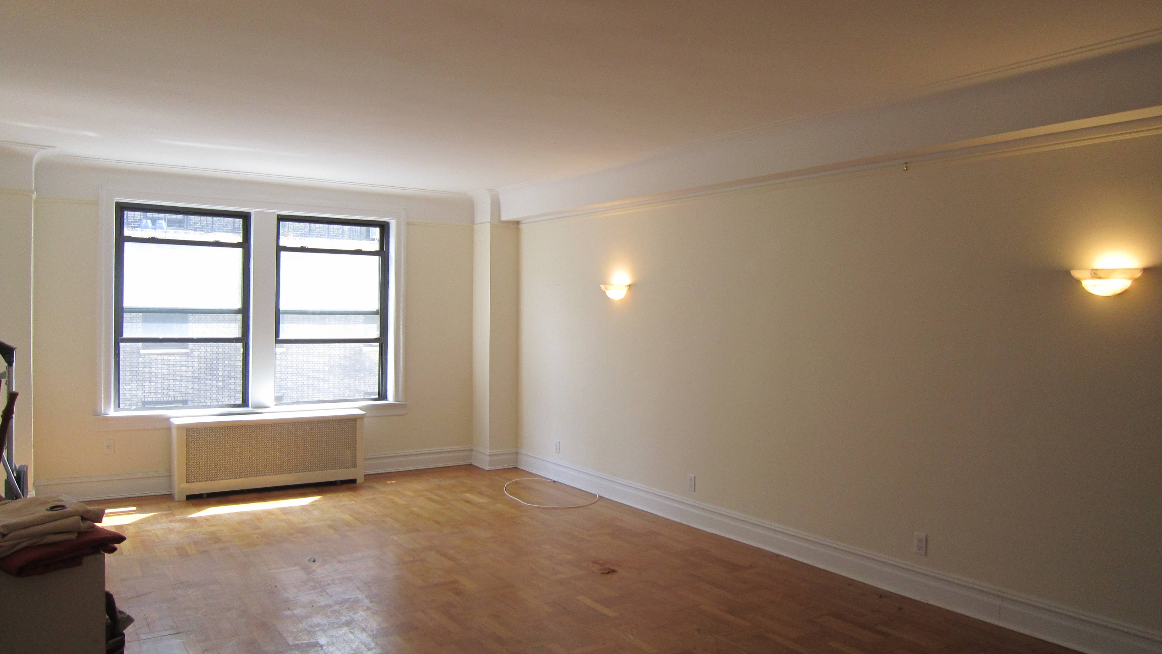 2  BR 2 BA Spacious Eat-In-Kitchen W/D 1600 SF gorgeous Riverside Drive apartment. Best location in Upper West Side