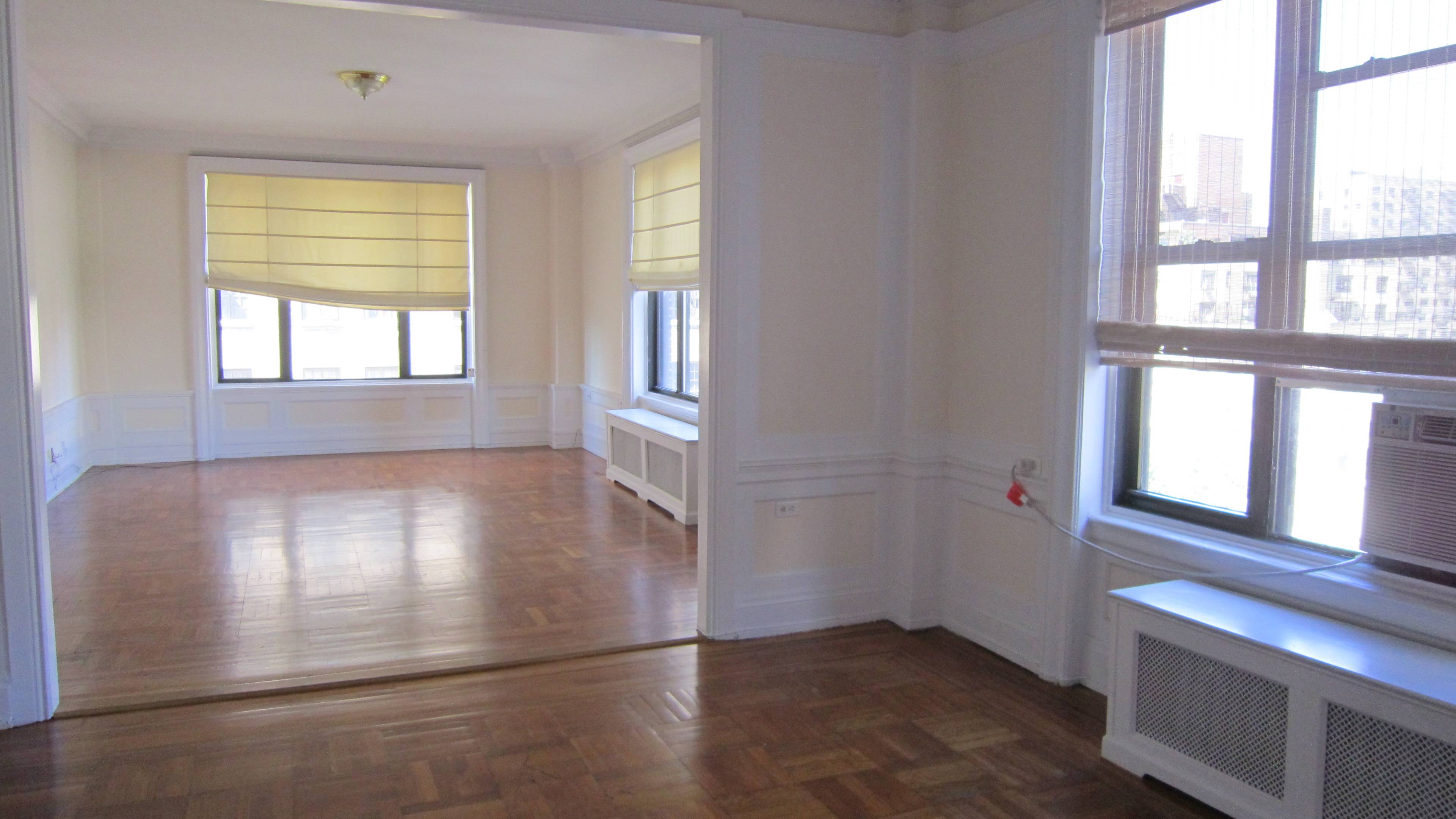 4BR 3 BA Bright Residence Central Park Spacious Living Room W/D Ample Closets Upper West SIde Best location NO FEE