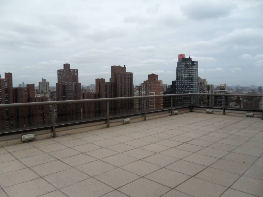  UPPER EAST SIDE, Stunning PENTHOUSE, RIVER VIEW***TERRACES*FIREPLACE** 