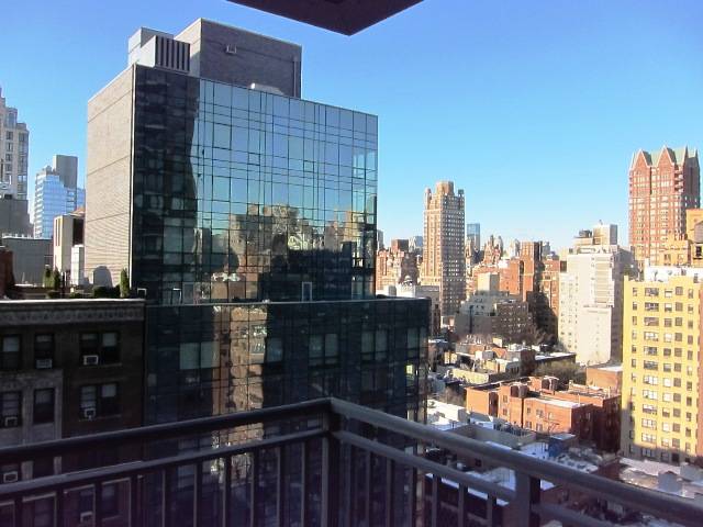 SPARKLING EAST 70'S ONE BED HIGH FLOOR CONDO! FRESH AIR AND SUNLIGHT! OUTDOOR SPACE TOO!