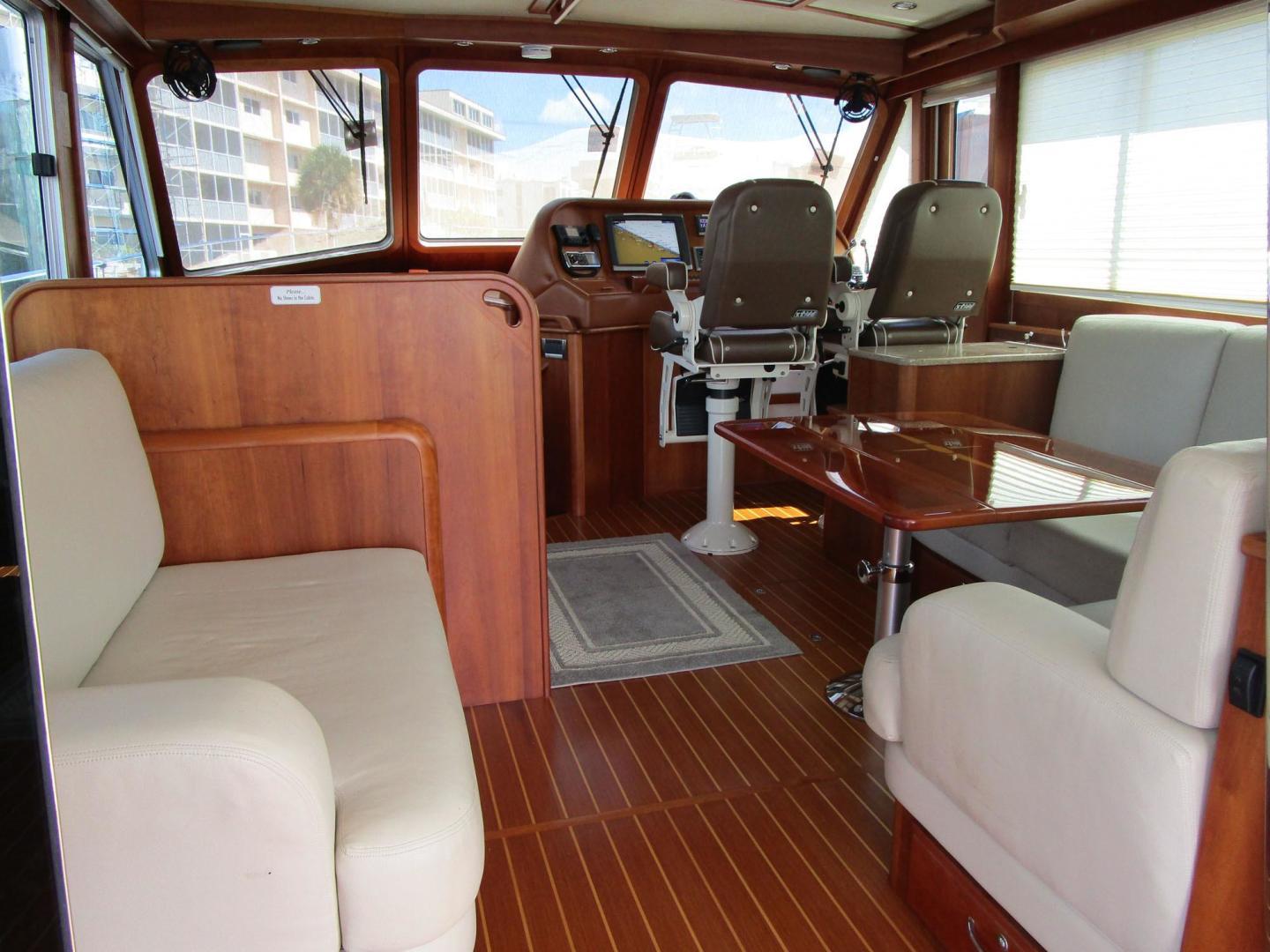 Salon Looking Fwd