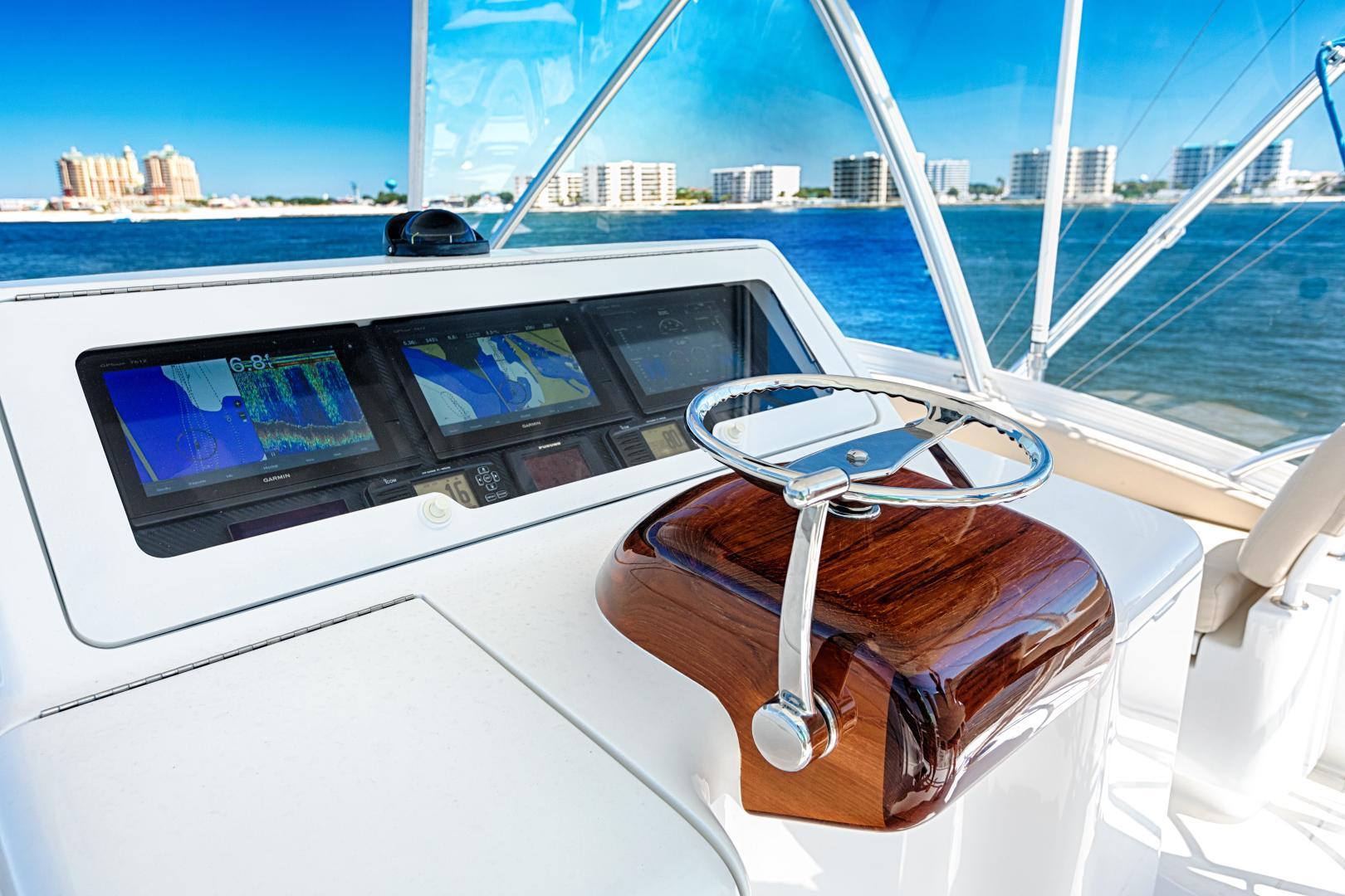 2018 Viking 44 Convertible Helm