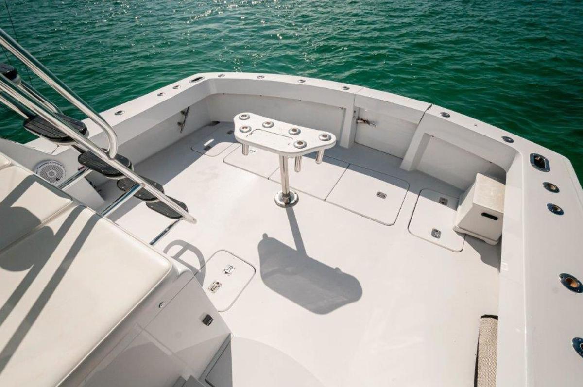 2005 50 Hatteras Convertible - Knot On Call - Cockpit