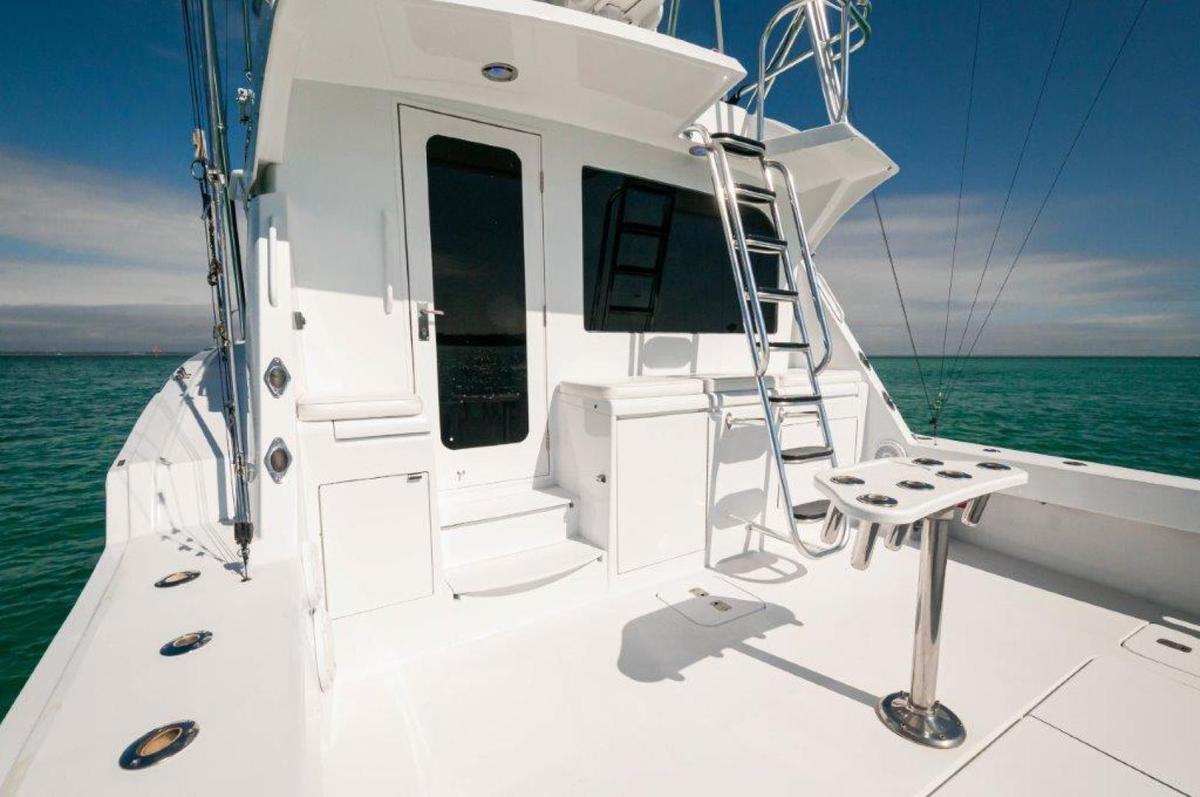 2005 50 Hatteras Convertible - Knot On Call - Cockpit