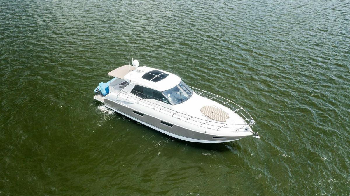 2011 48 Cruisers Yachts Cantius - Livin The Dream II - Aerial Profile