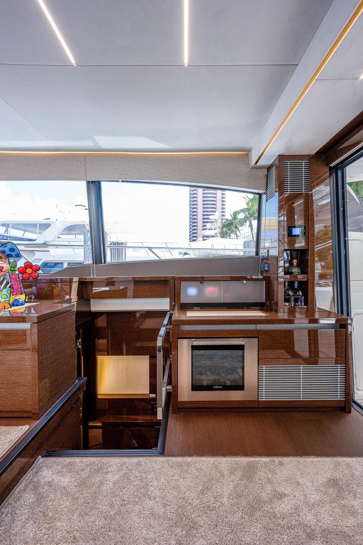 Presitige 63- DOG HOUSE - Galley