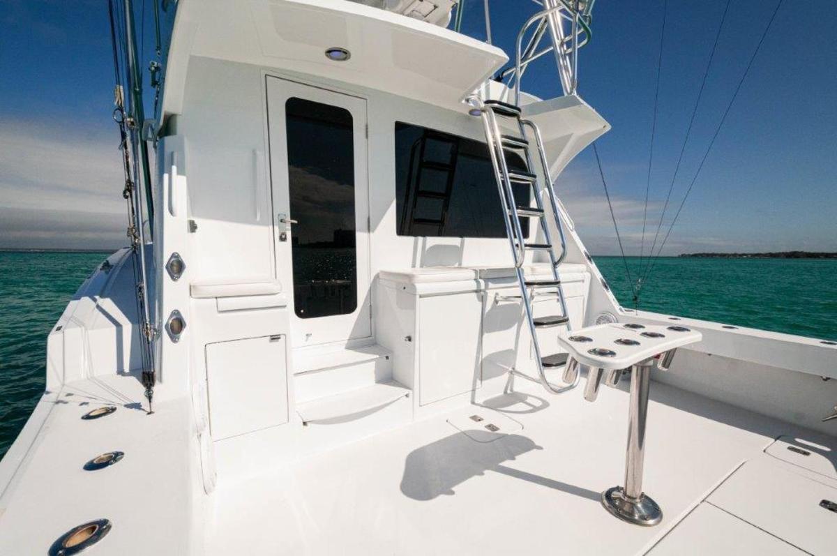 2005 50 Hatteras Convertible - Knot On Call - Cockpit
