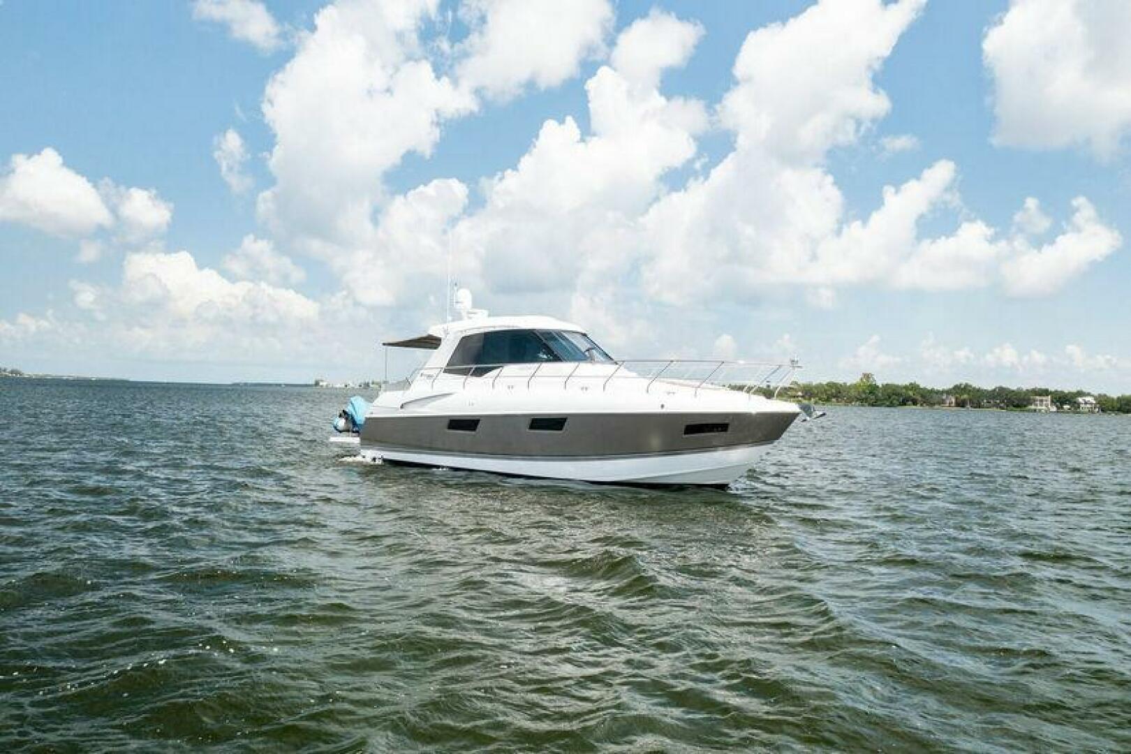 2011 48 Cruisers Yachts Cantius - Livin The Dream II - Main Profile