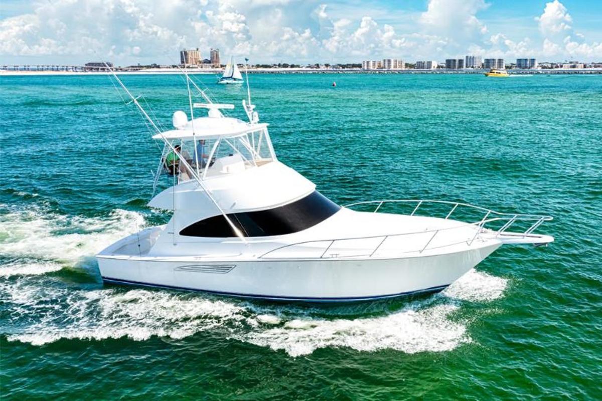 2018 Viking 44 Convertible STBD Profile