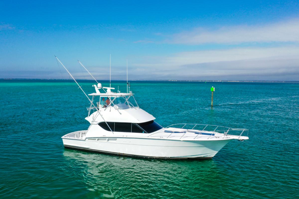 2005 50 Hatteras Convertible - Knot On Call - Profile