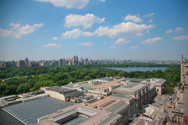 Amazing Views of NYC From this 5th Ave Apartment. Two Bedroom, Two and Half Baths