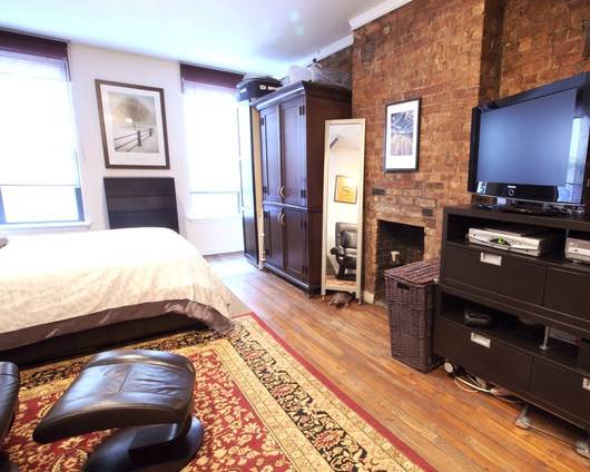 Short Term Rental. Furnished Studio Apartment. Spacey, Exposed Brick. 5 min walk to subway!  Hell's Kitchen. Midtown West