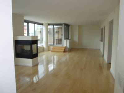 STUNNING RENT DROP! PENTHOUSE APARTMENT WITH FABULOUS VIEWS AVAILABLE FOR MOVE-IN!