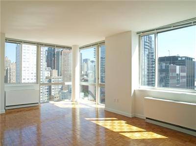 Upper Westside New to Market, 2 Bedroom 2 bathroom, Full Service Luxury Building, River Views, Dining Area, W/D, Fitness, No Fee