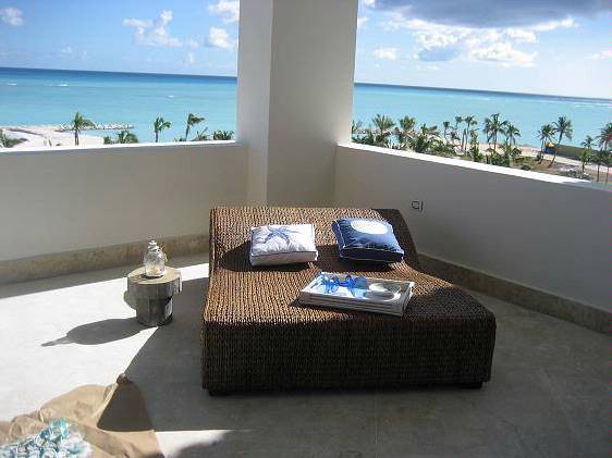 OCEAN FRONT FURNISHED  PENTHOUSE FOR SALE IN  CAP CANA 