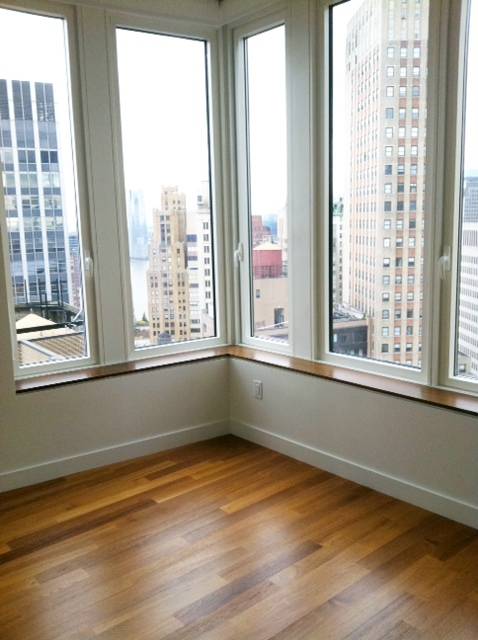 Downtown Class1 CONDO building Now Renting. 47th Floor 3 Bed/3 Bath, $8700, 1 month free, LOW-NO Fee.  BIG and BRIGHT. Impress Your Guest!